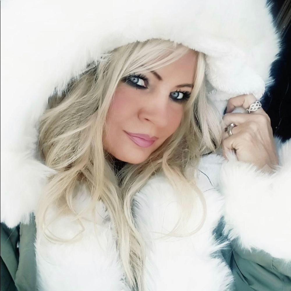 ✨BNWT Warm Winter- Hood Parka Overcoat✨ - Picture 5 of 5